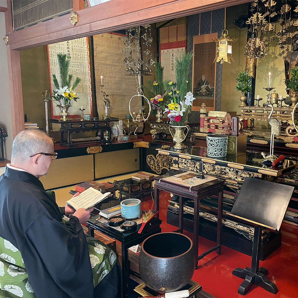 Disposal of old Buddhist altars
