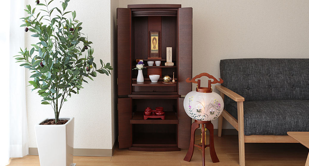 お盆・初盆にすることとは?迎え火・送り火・お墓参りなどのやり方を解説